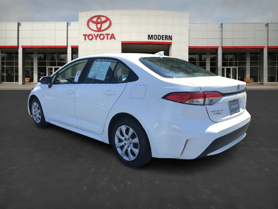 2022 Toyota Corolla LE photo 3