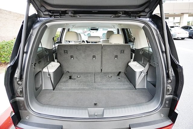 Used 2025 Black Hyundai SE image 12