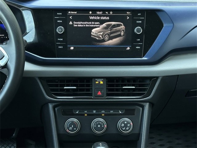 2022 Volkswagen Taos SE photo 13