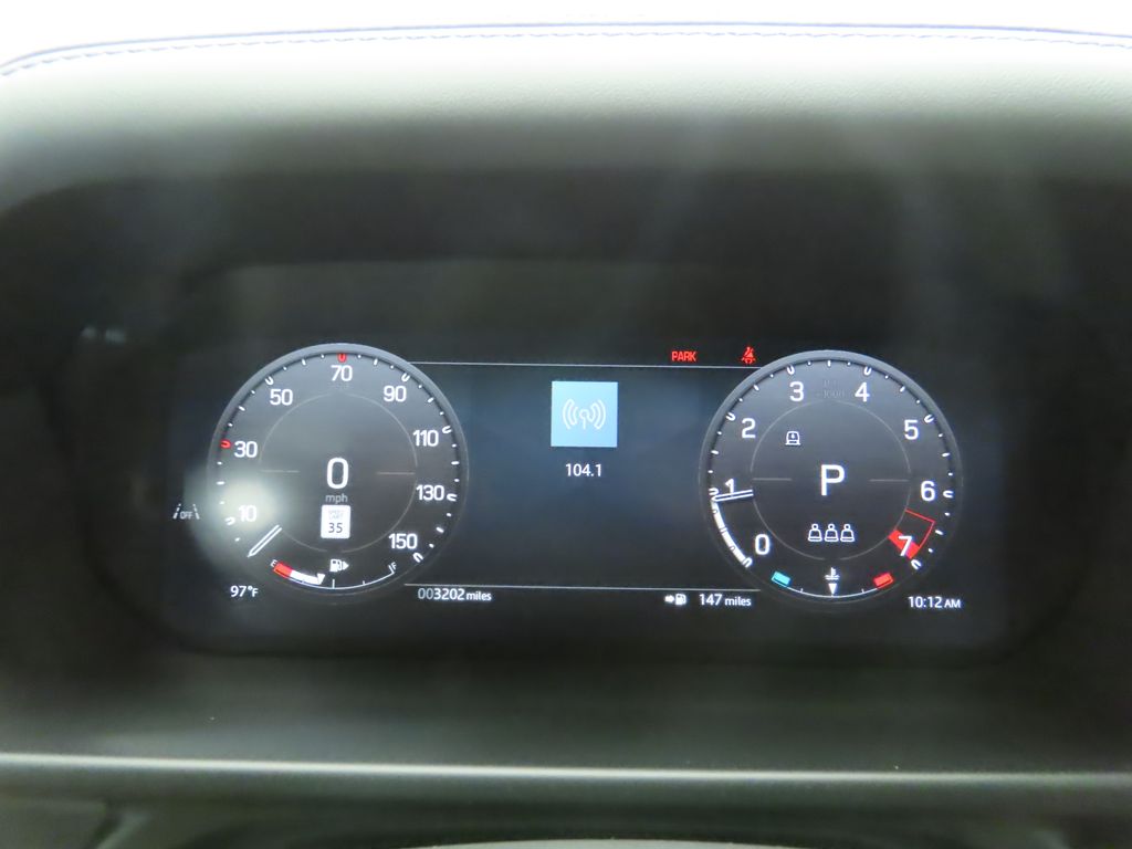 2025 Land Rover Defender 110 X-Dynamic SE photo 34