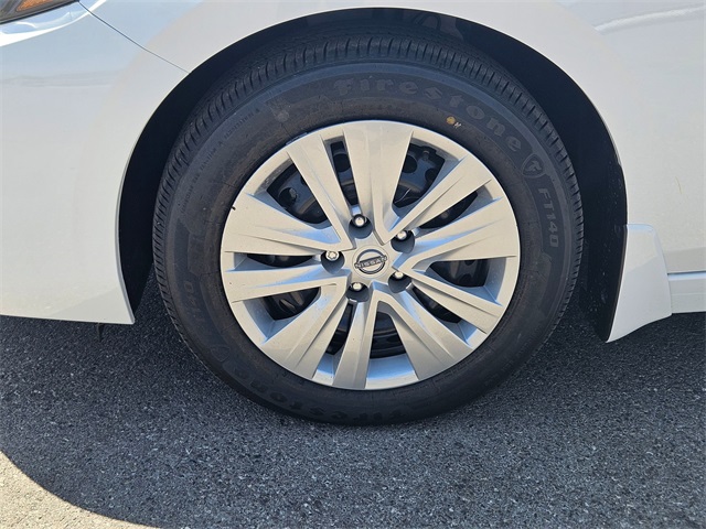 2025 Nissan Sentra S photo 4