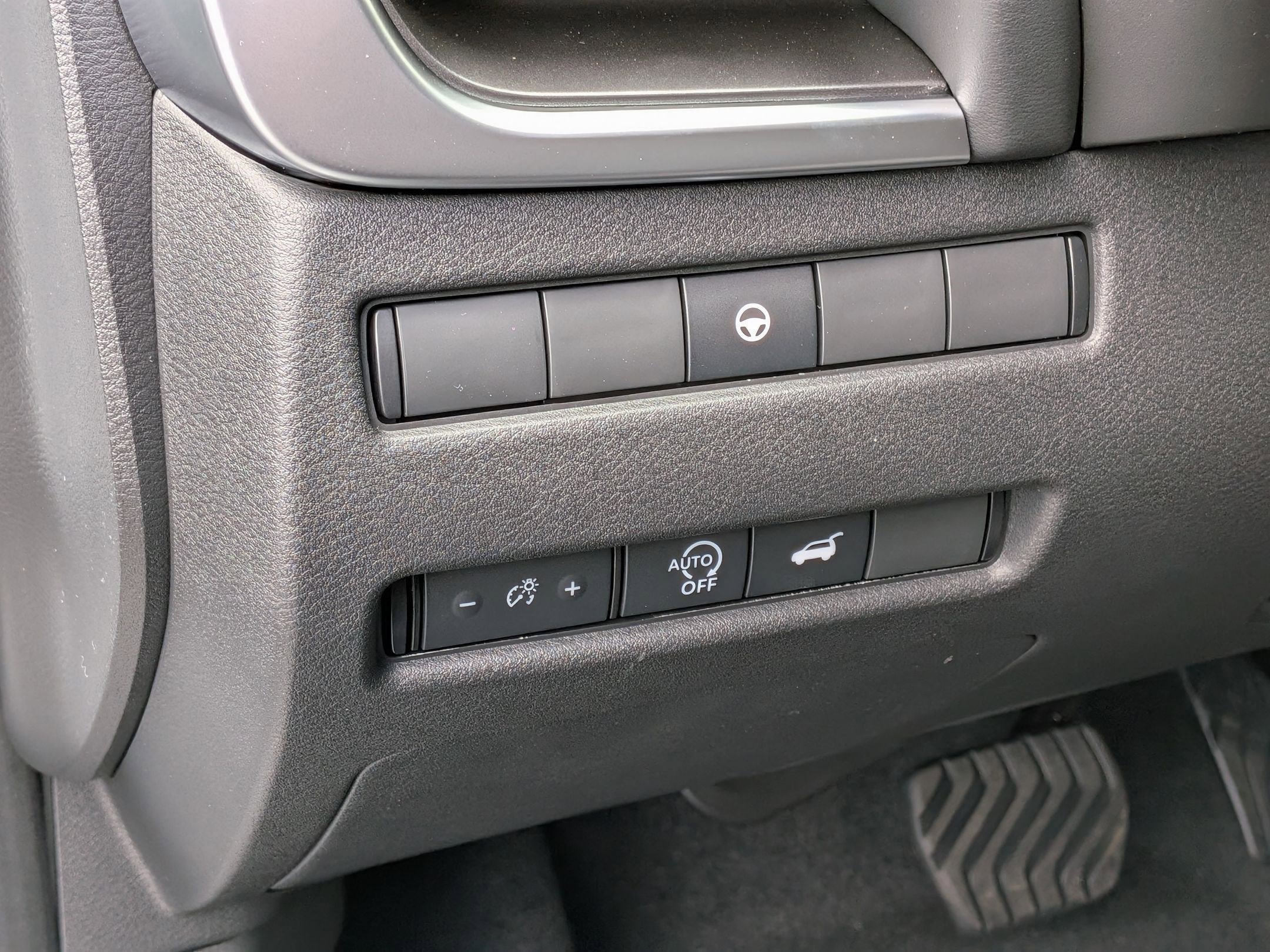 2026 Nissan Rogue SV photo 11