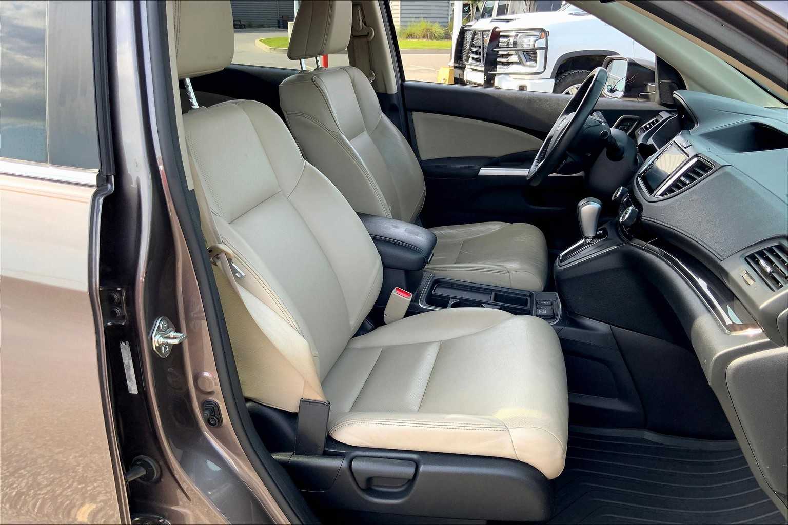 2016 Honda CR-V Touring photo 8