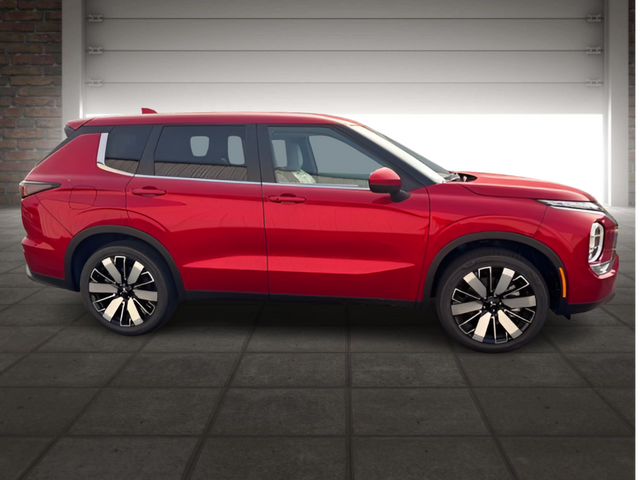 2025 Mitsubishi Outlander SE Ralliart photo 2