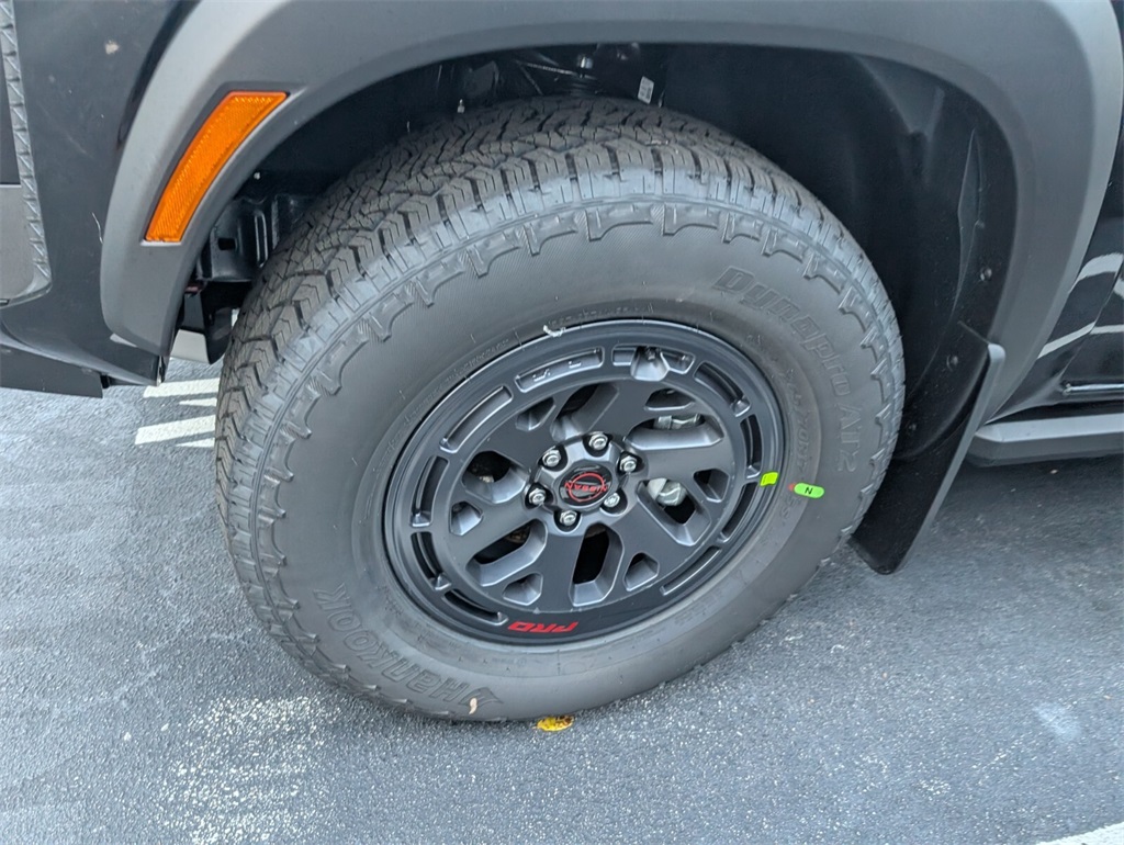 2026 Nissan Frontier Crew Cab PRO-4X photo 4