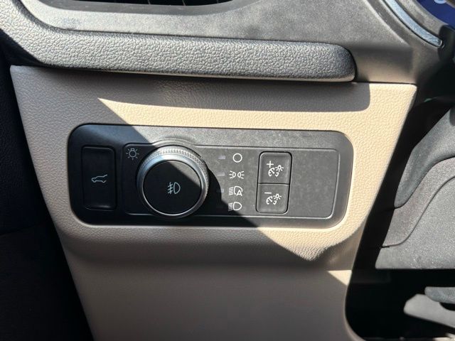 2020 Ford Escape Titanium photo 26