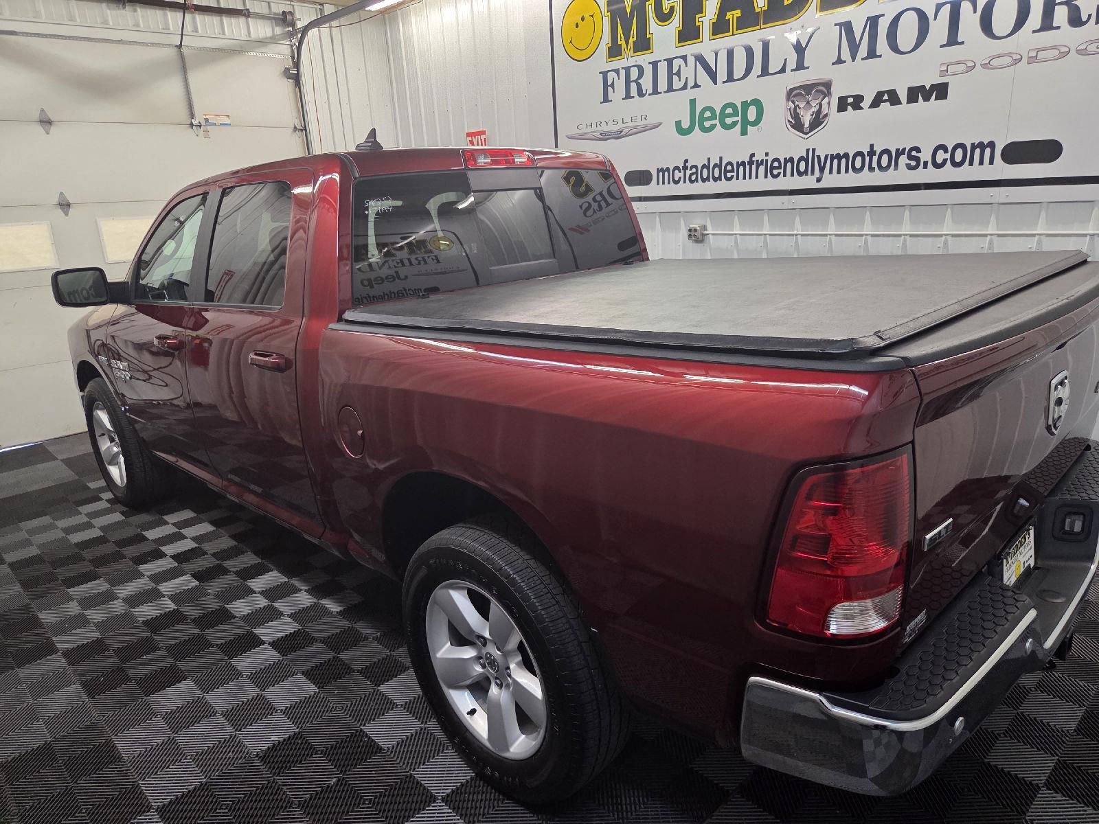 2021 Ram 1500 Classic SLT photo 4