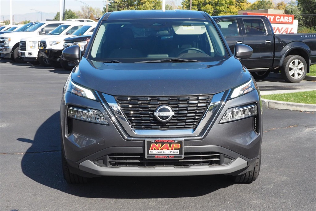 Used 2023 Gray Nissan SV image 2
