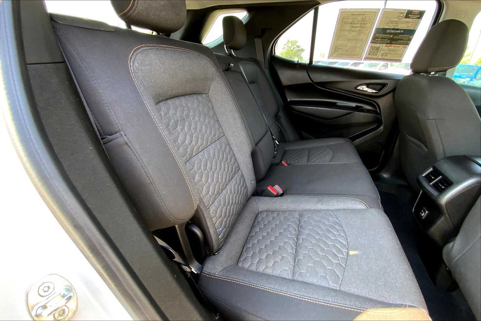 2020 Chevrolet Equinox LT photo 17