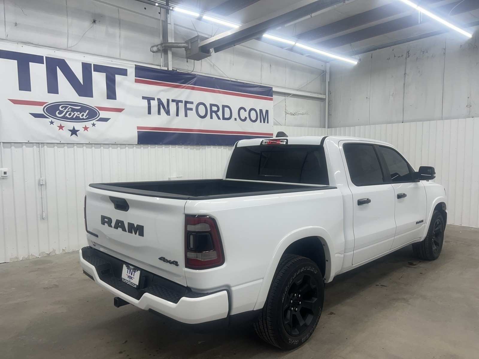 2025 Ram 1500 Big Horn Lone Star Night Edition photo 2