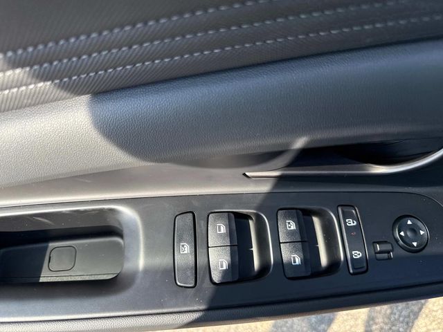 2025 Hyundai Elantra SEL Sport photo 18