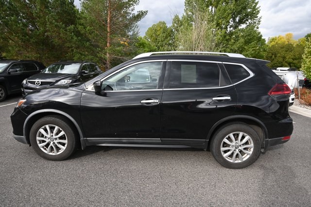 2018 Nissan Rogue SV photo 2