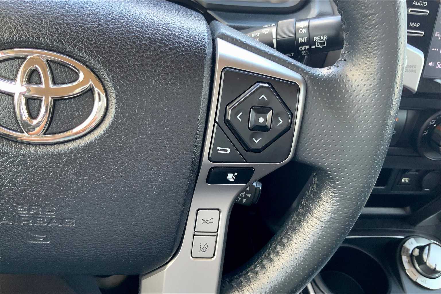 2021 Toyota 4Runner SR5 photo 17