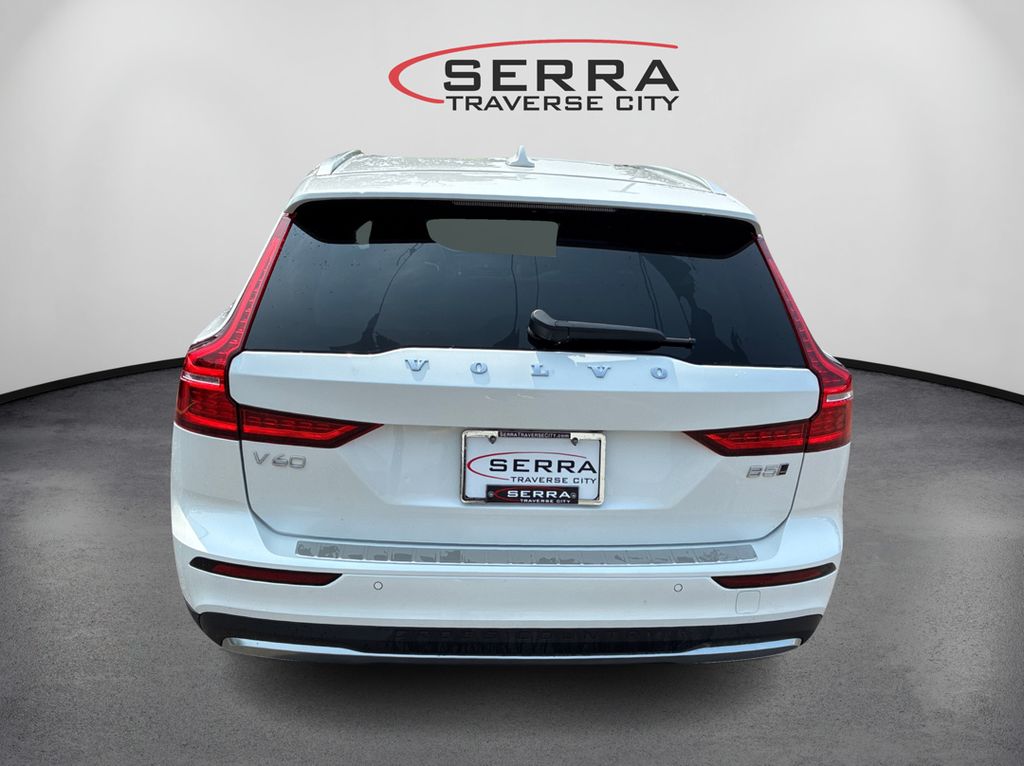 2026 Volvo V60 Cross Country B5 AWD Plus photo 6