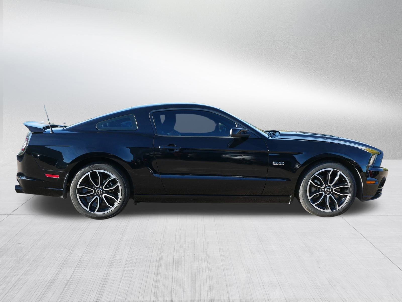 2014 Ford Mustang GT Premium photo 4