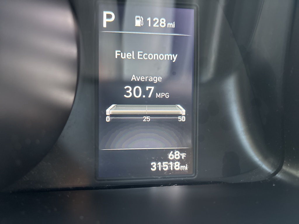 2022 Hyundai Elantra SEL photo 9