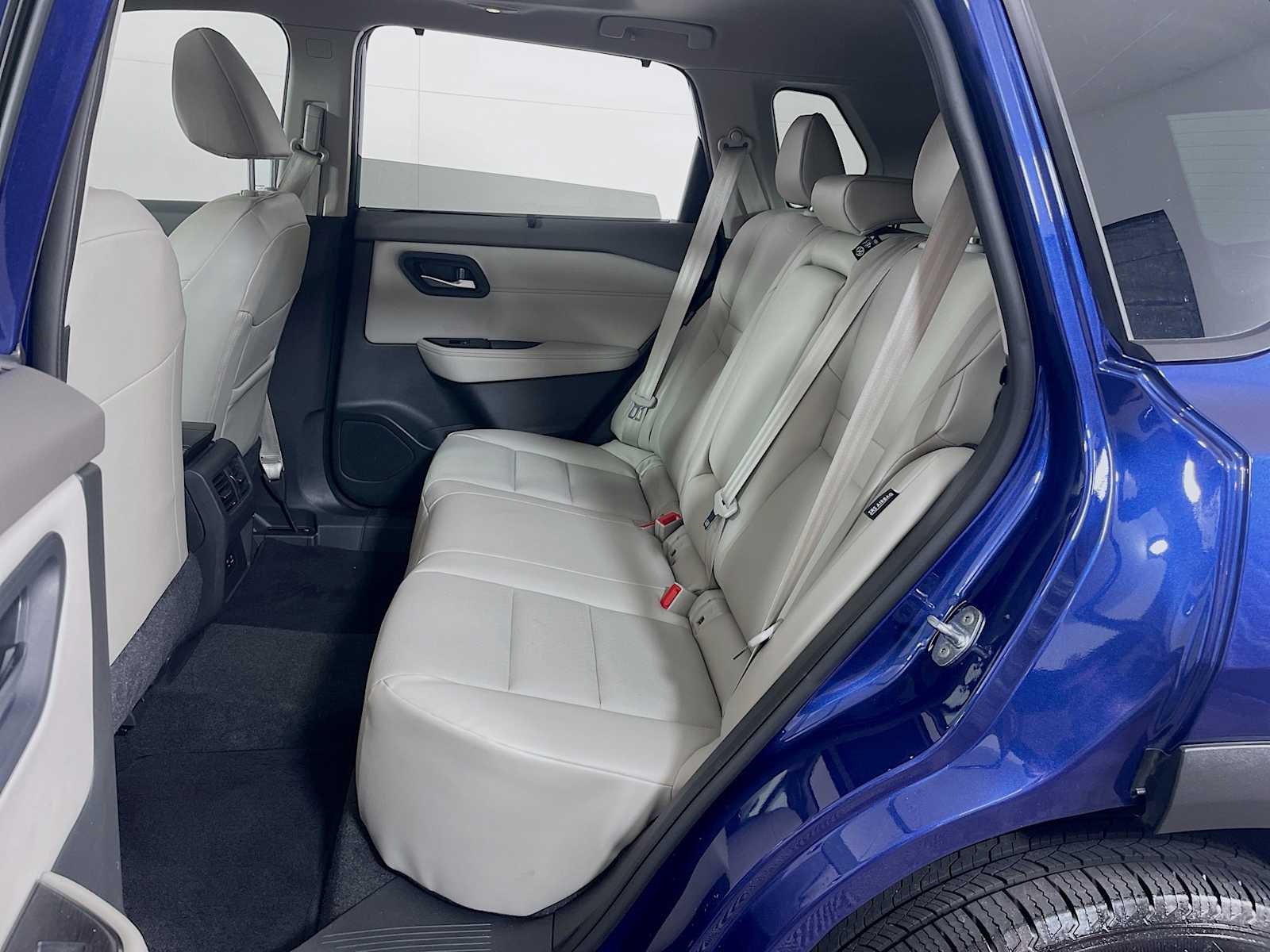 2023 Nissan Rogue SV photo 17