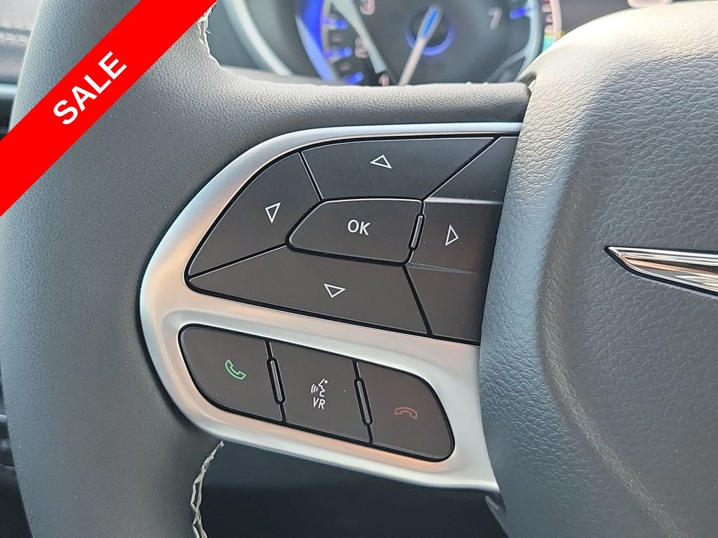 2025 Chrysler Pacifica photo 32