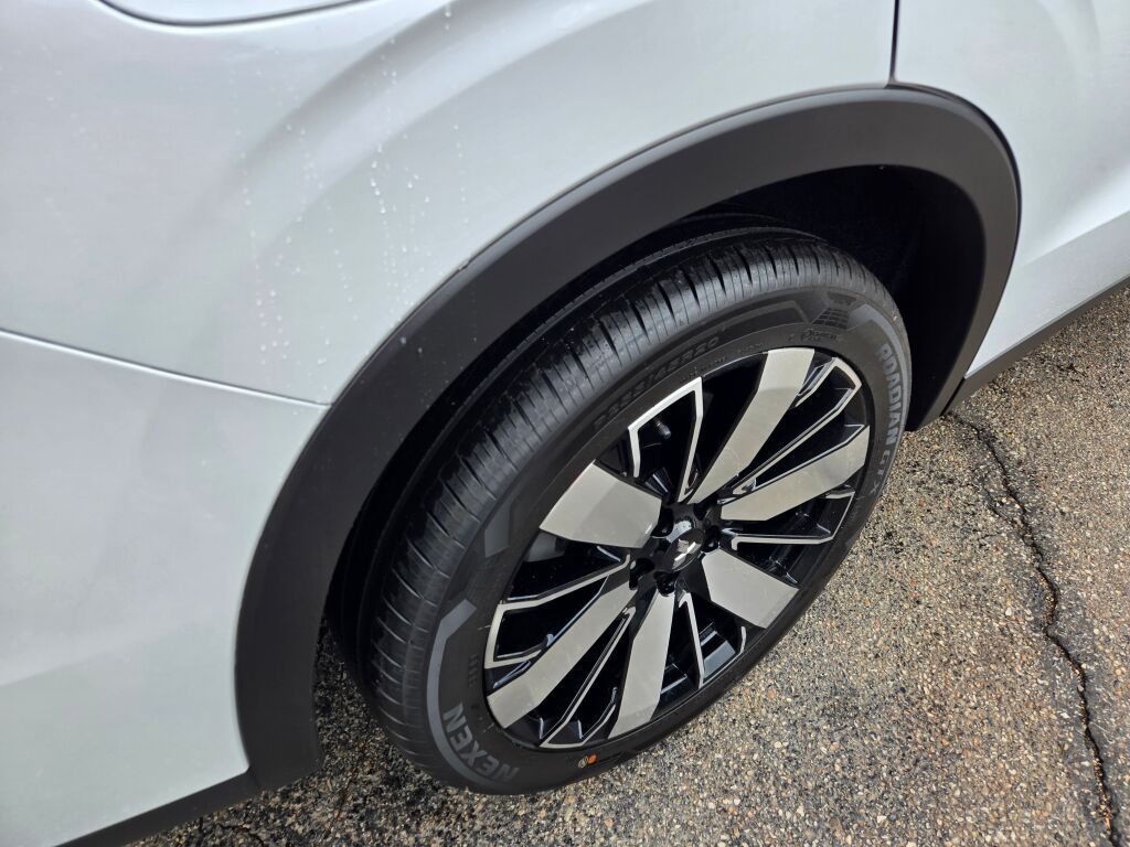 2025 Mitsubishi Outlander SE photo 8