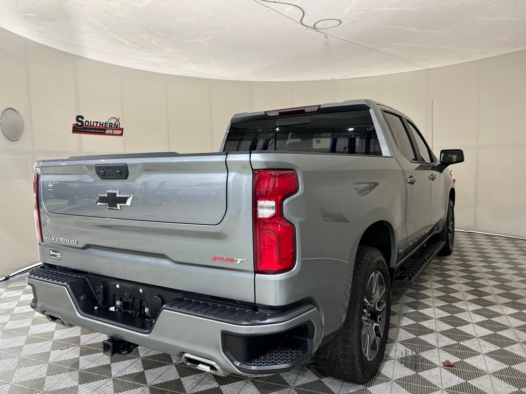 2024 Chevrolet Silverado 1500 RST photo 4
