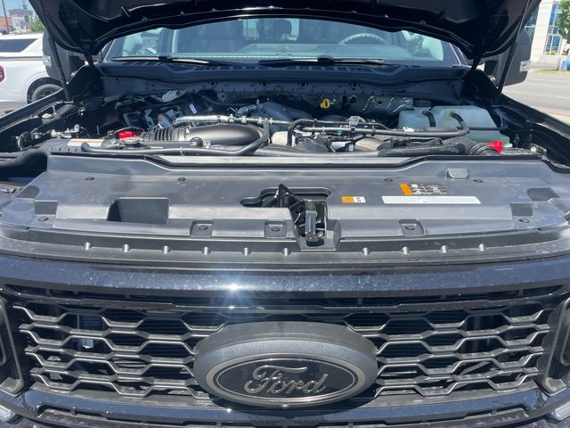 2025 Ford F-350 XLT photo 32