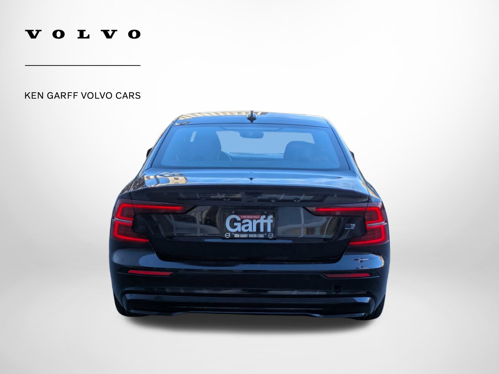 2023 Volvo S60 Recharge Ultimate Black Edition photo 4