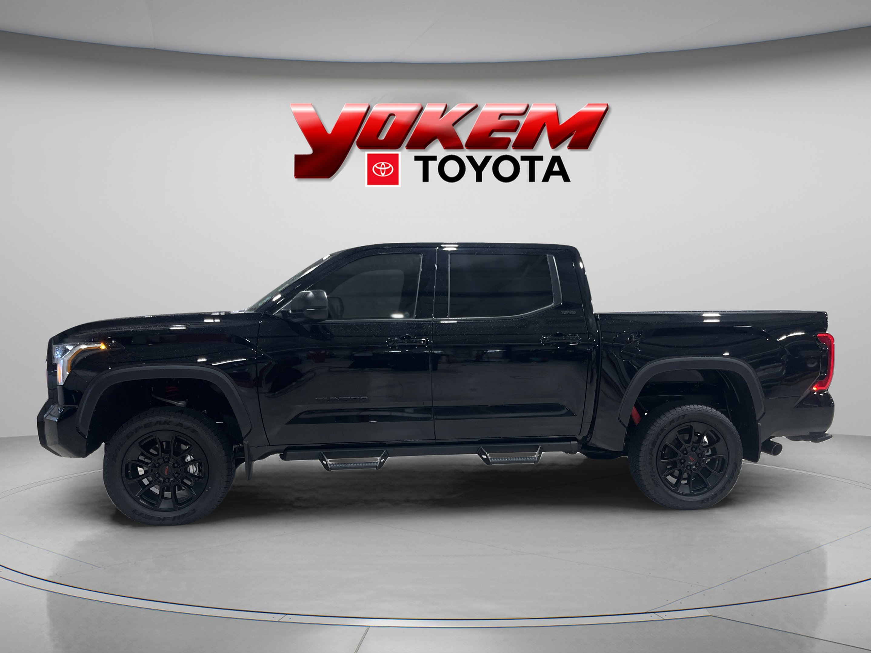 2025 Toyota Tundra SR5 photo 2