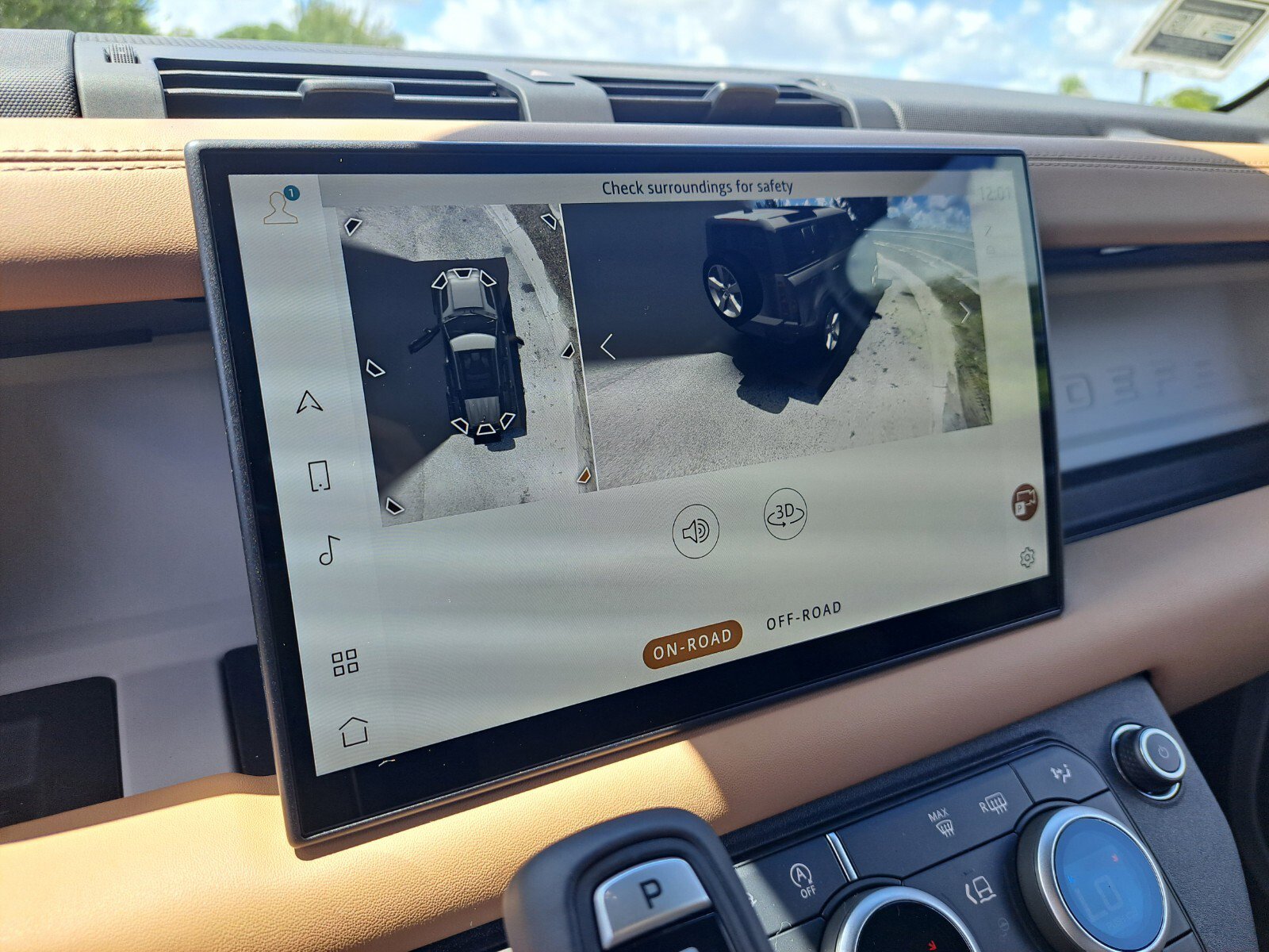 2025 Land Rover Defender 110 X-Dynamic SE photo 13
