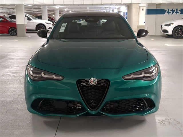 2025 Alfa Romeo Giulia Base photo 2