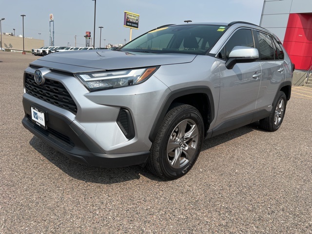 2023 Toyota RAV4 Hybrid XLE photo 6