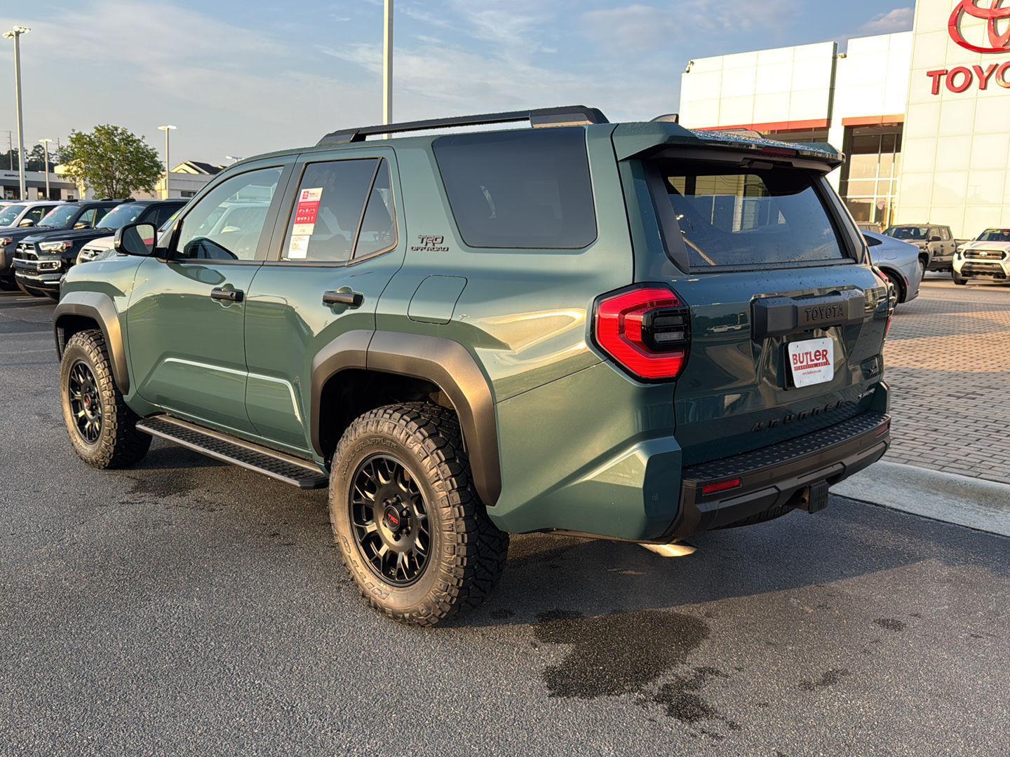 2025 Toyota 4Runner TRD Off-Road photo 2