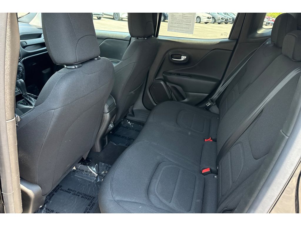 2022 Jeep Renegade Latitude photo 13