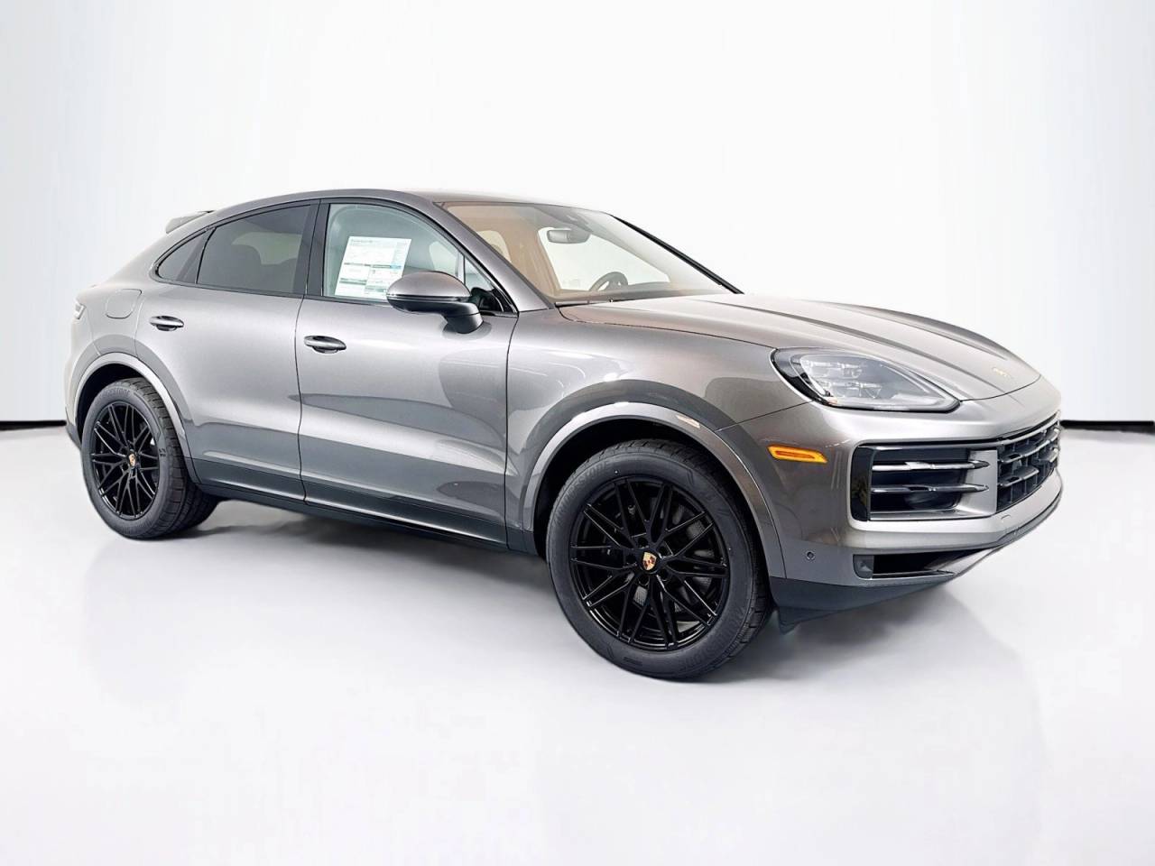 2025 Porsche Cayenne photo 6