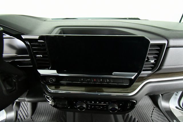 2024 Chevrolet Silverado 2500HD LT photo 3