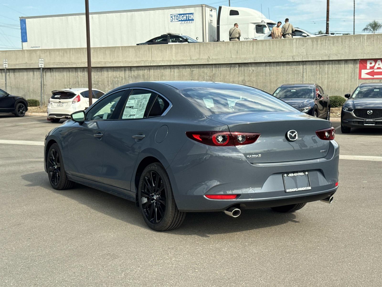 2025 Mazda Mazda3 2.5 s Carbon photo 4