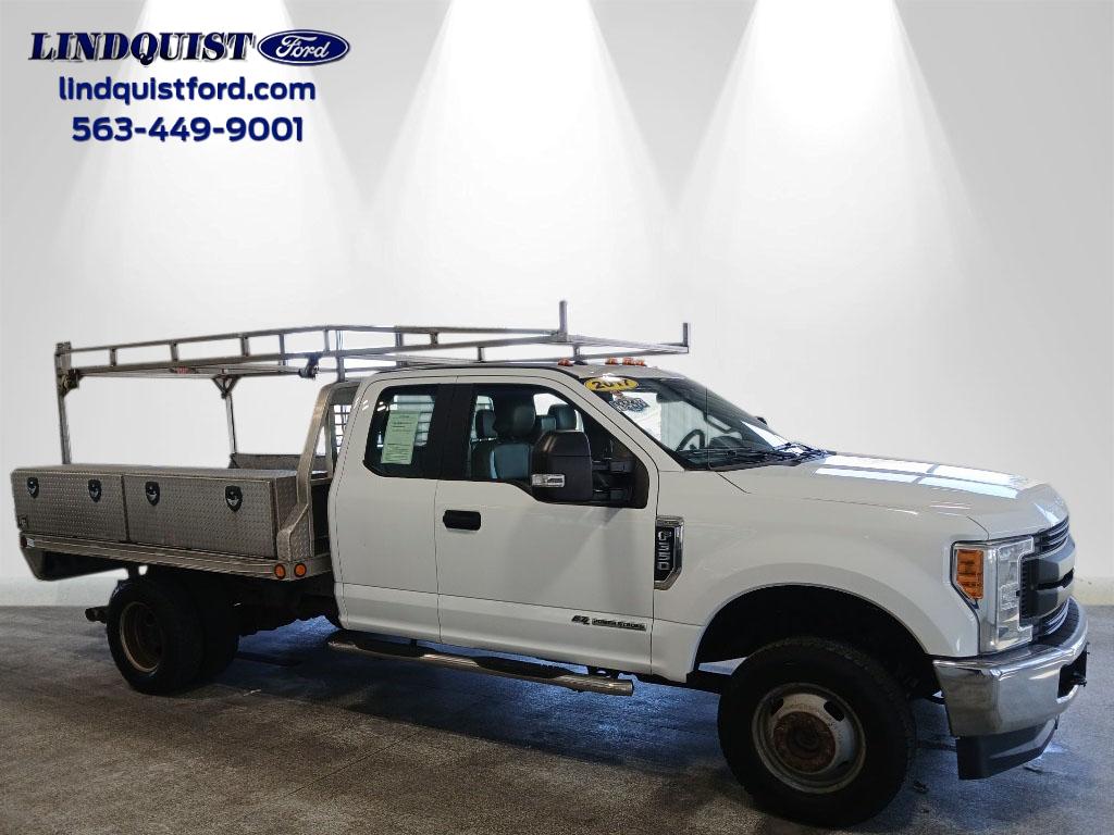2017 Ford F-350 Super Duty Chassis Cab