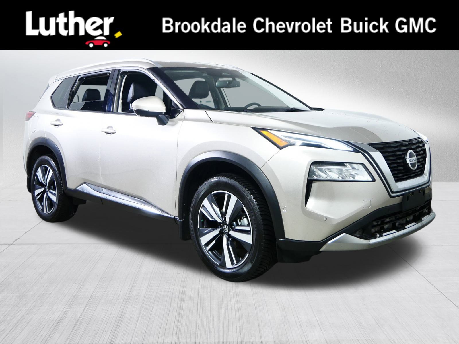 2021 Nissan Rogue Platinum's photo