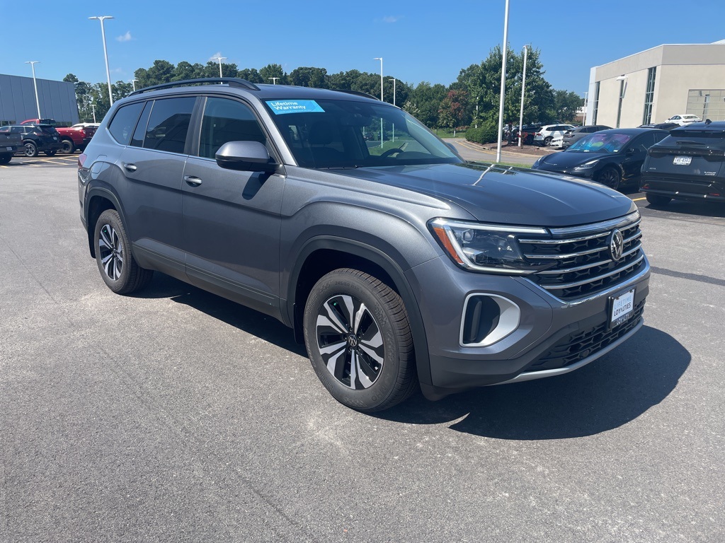 2025 Volkswagen Atlas SE photo 2