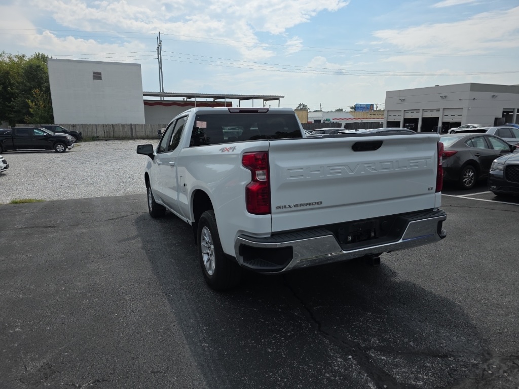 2023 Chevrolet Silverado 1500 LT photo 4