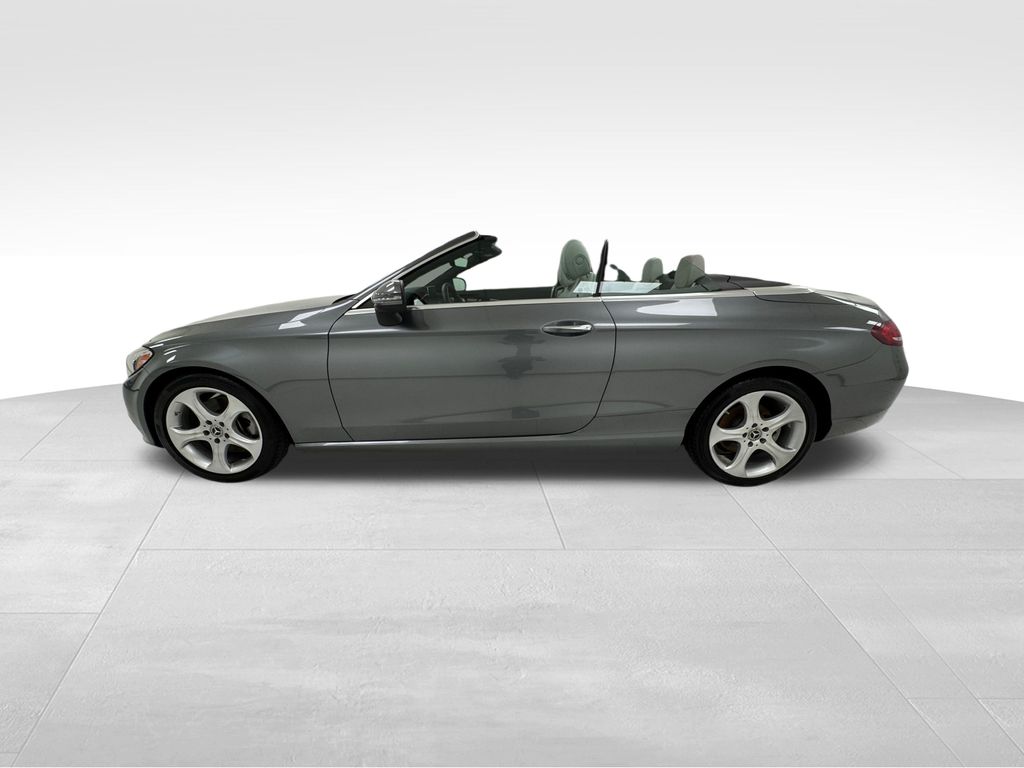 2017 Mercedes Benz C 300 photo 4