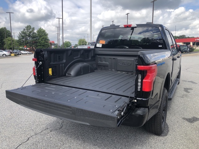2025 Ford F-150 Lightning XLT photo 25
