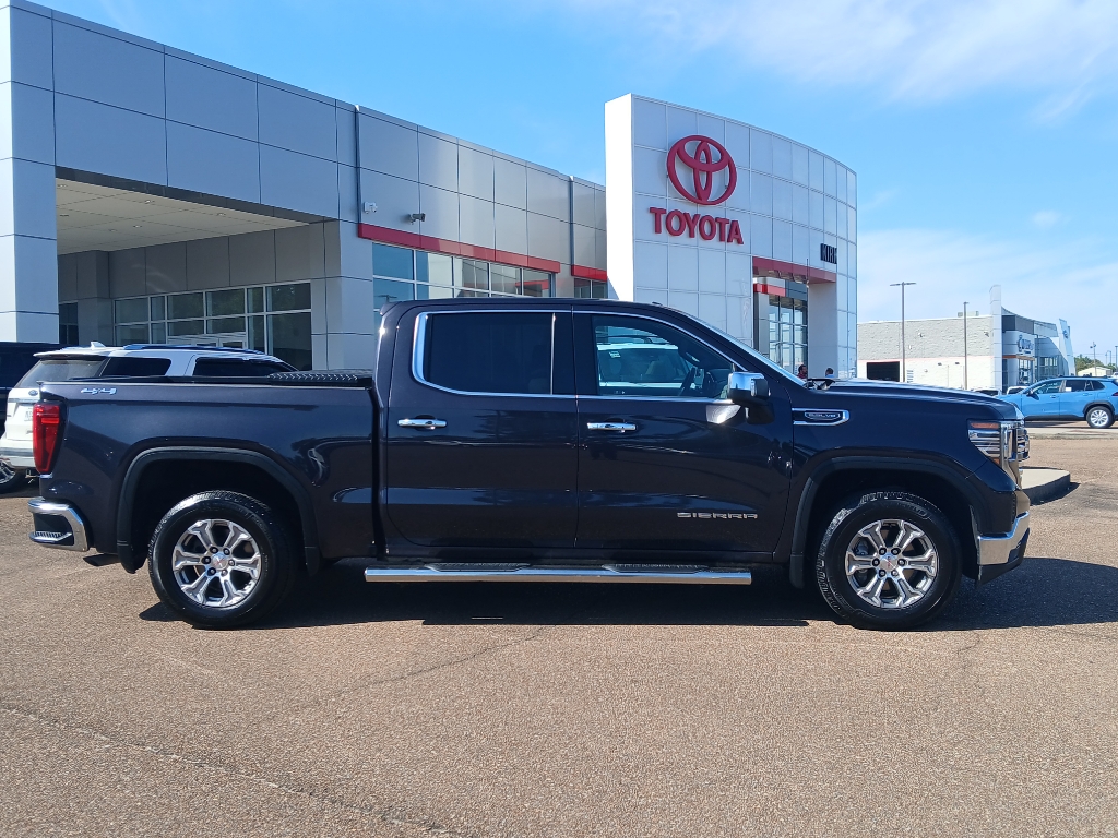 2022 GMC Sierra 1500 SLT's photo