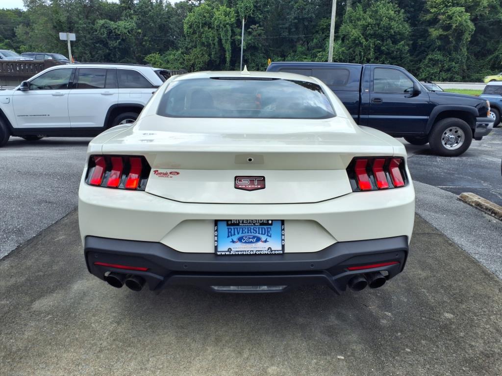 2025 Ford Mustang GT Premium photo 2