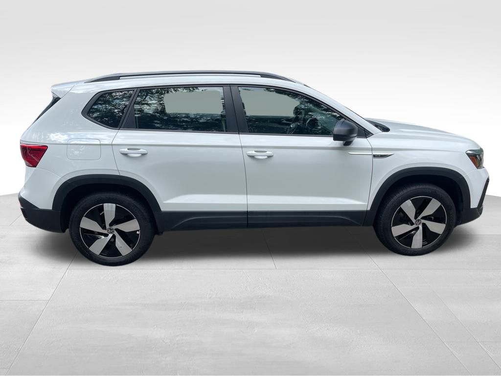 2024 Volkswagen Taos S photo 8
