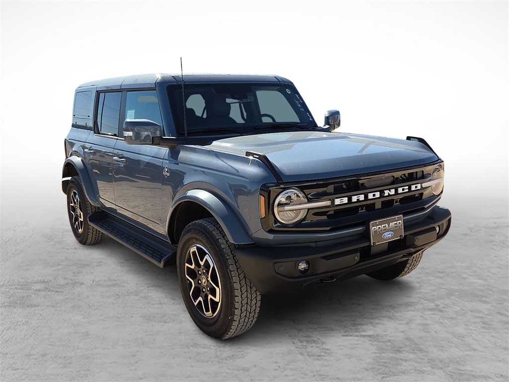 2025 Ford Bronco 4-Door Outer Banks's photo