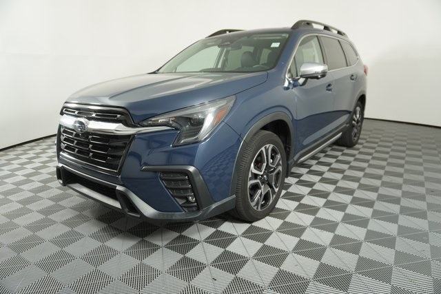 2023 Subaru Ascent Limited photo 3