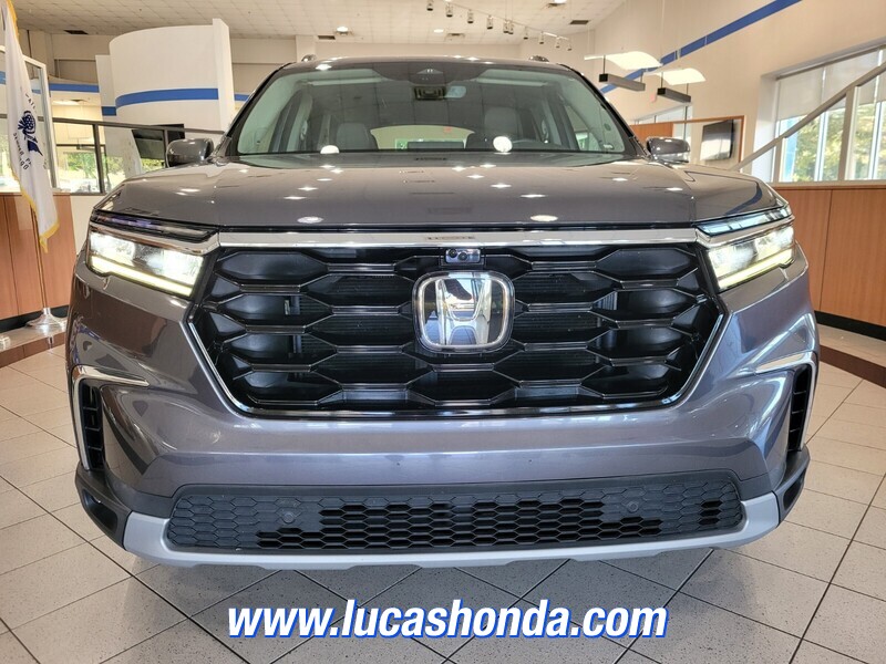 2023 Honda Pilot Elite photo 2