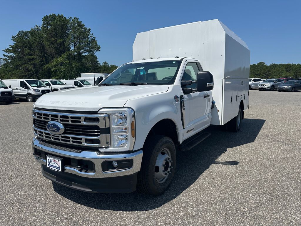 2024 Ford F-350 XL photo 2
