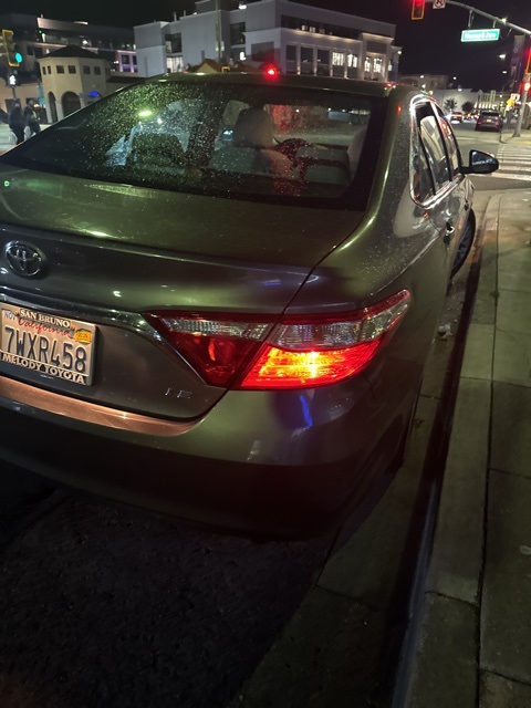 2016 Toyota Camry LE photo 3