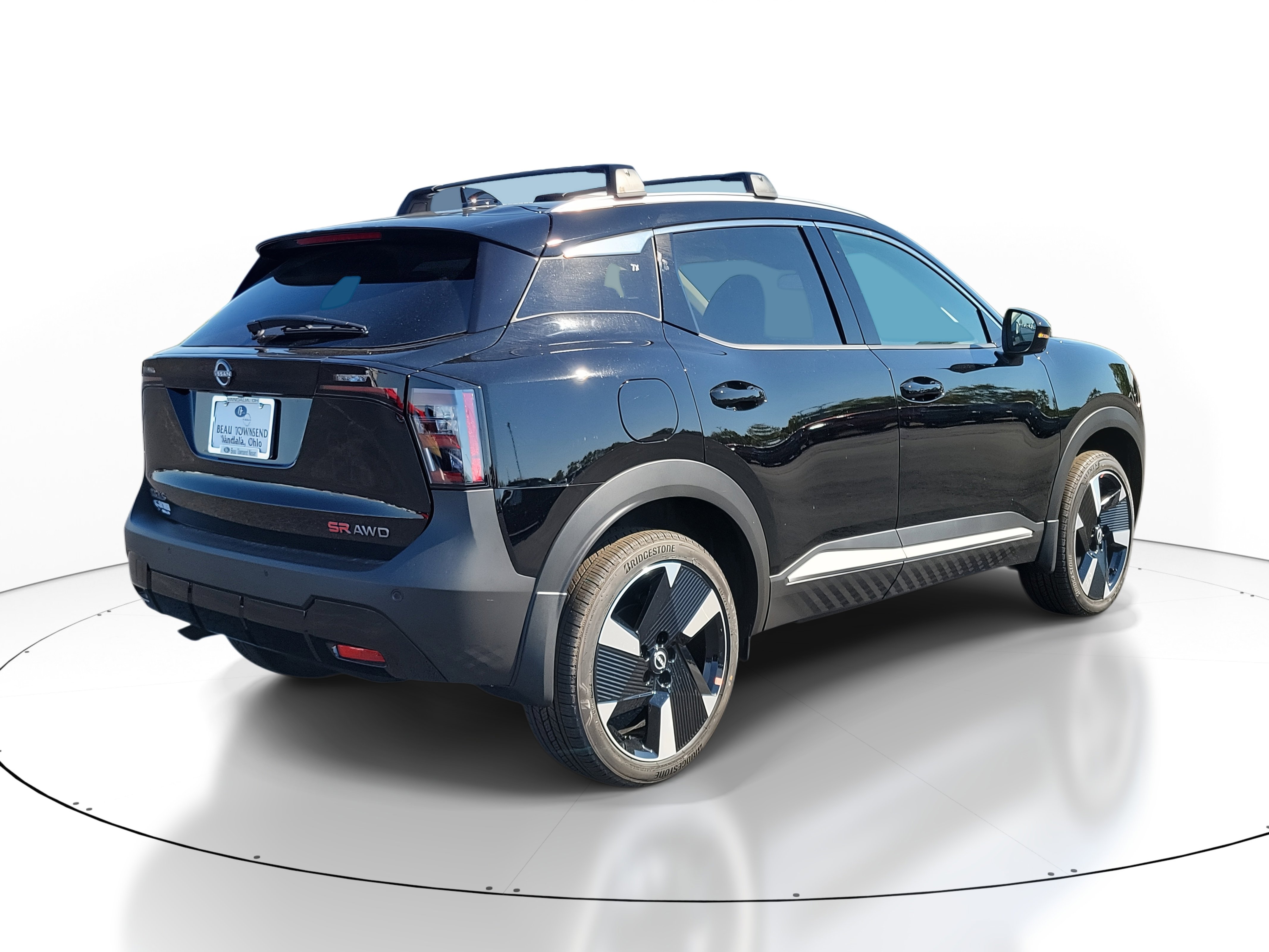 2026 Nissan Kicks SR photo 4